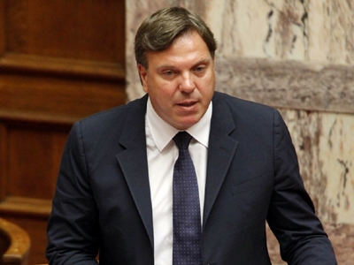 Πριν υπογράψει την επιστολή πέρασε από τη Βουλή